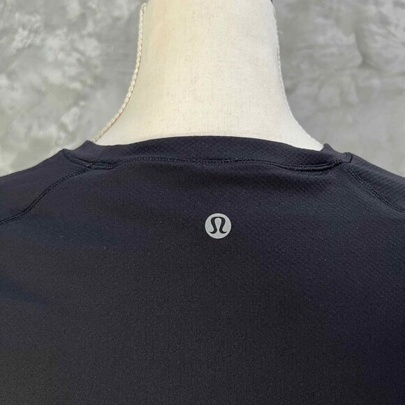 Lululemon Running Shirt Womens 2 Thumbholes Long Sleeve Black Classic Fit - Picture 4 of 5
